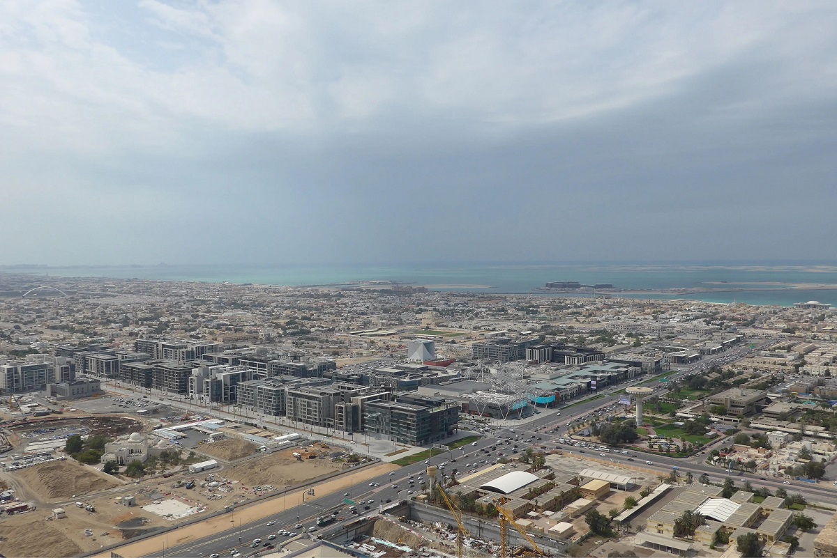 迪拜商貿城項目位于迪拜西南杰貝阿里自由貿易區交易市場